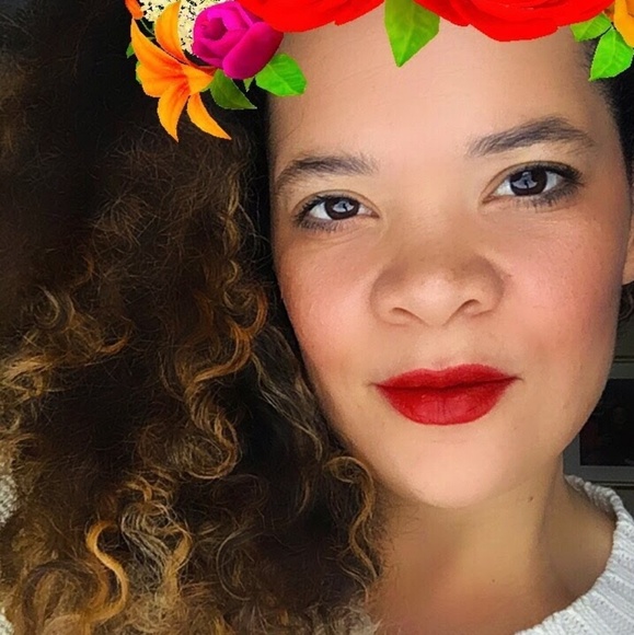 Meet your Posher, Jessica Lauren - Picture 3 of 3